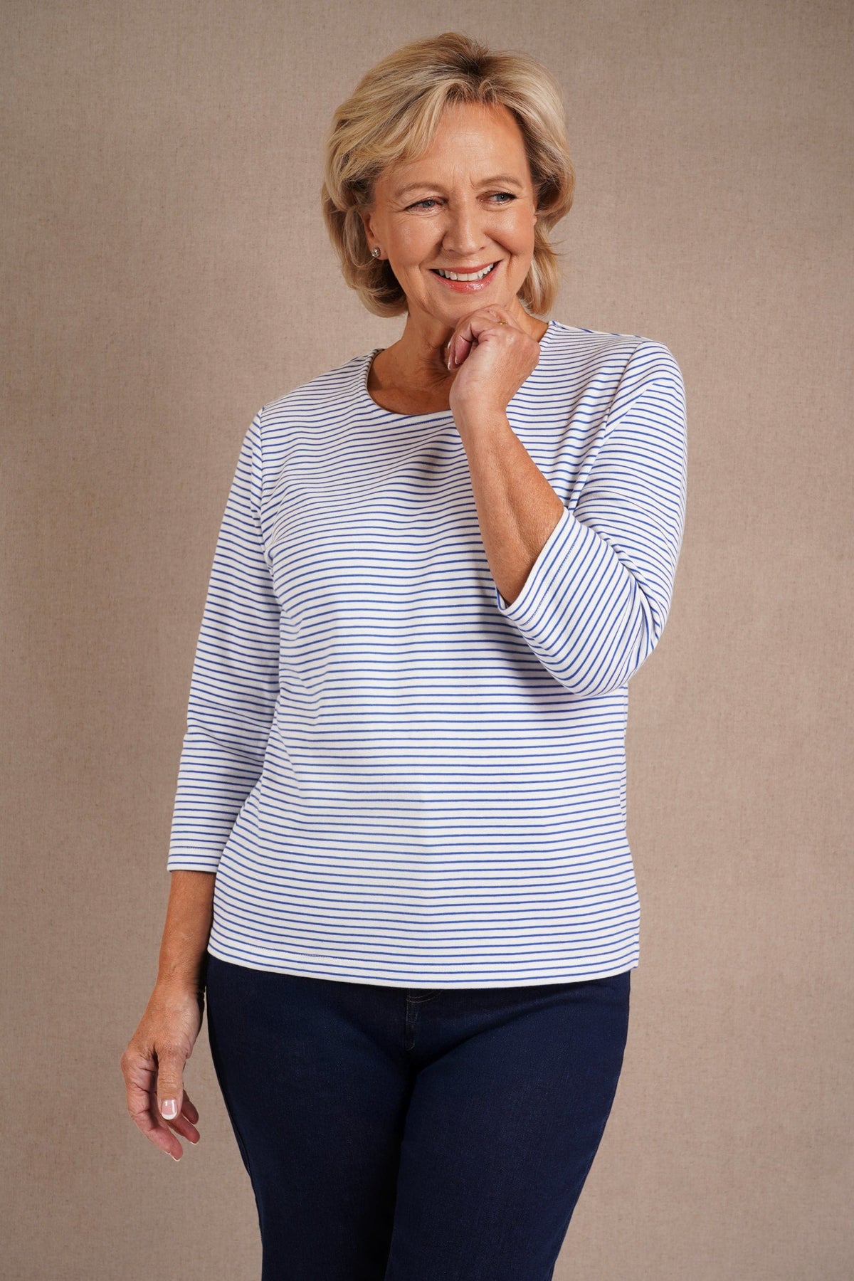 Merete | Stribet bluse med rund hals og 3/4 ærmer