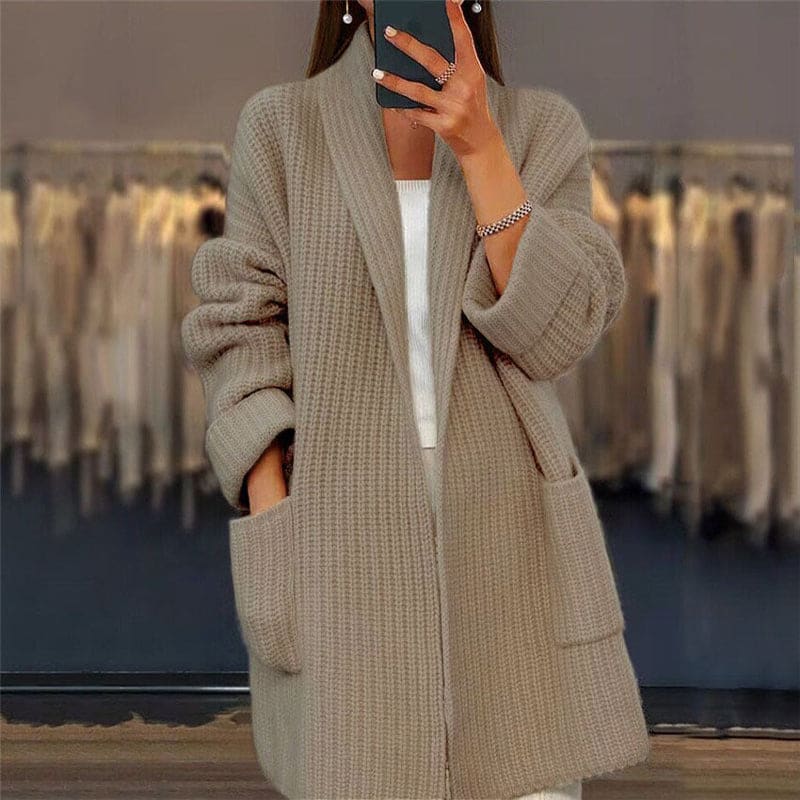 Birgitte | Strikket Cardigan Med Lang Pasform Og Lommedetaljer