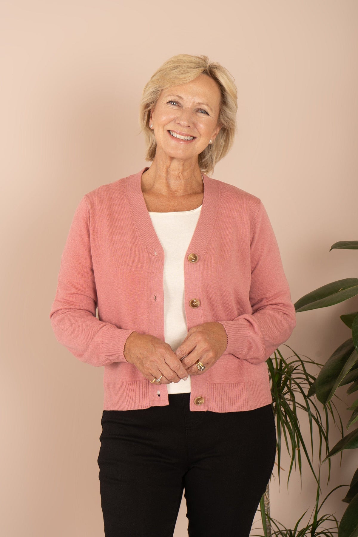 Ditte | Strikcardigan med v-hals og knapper