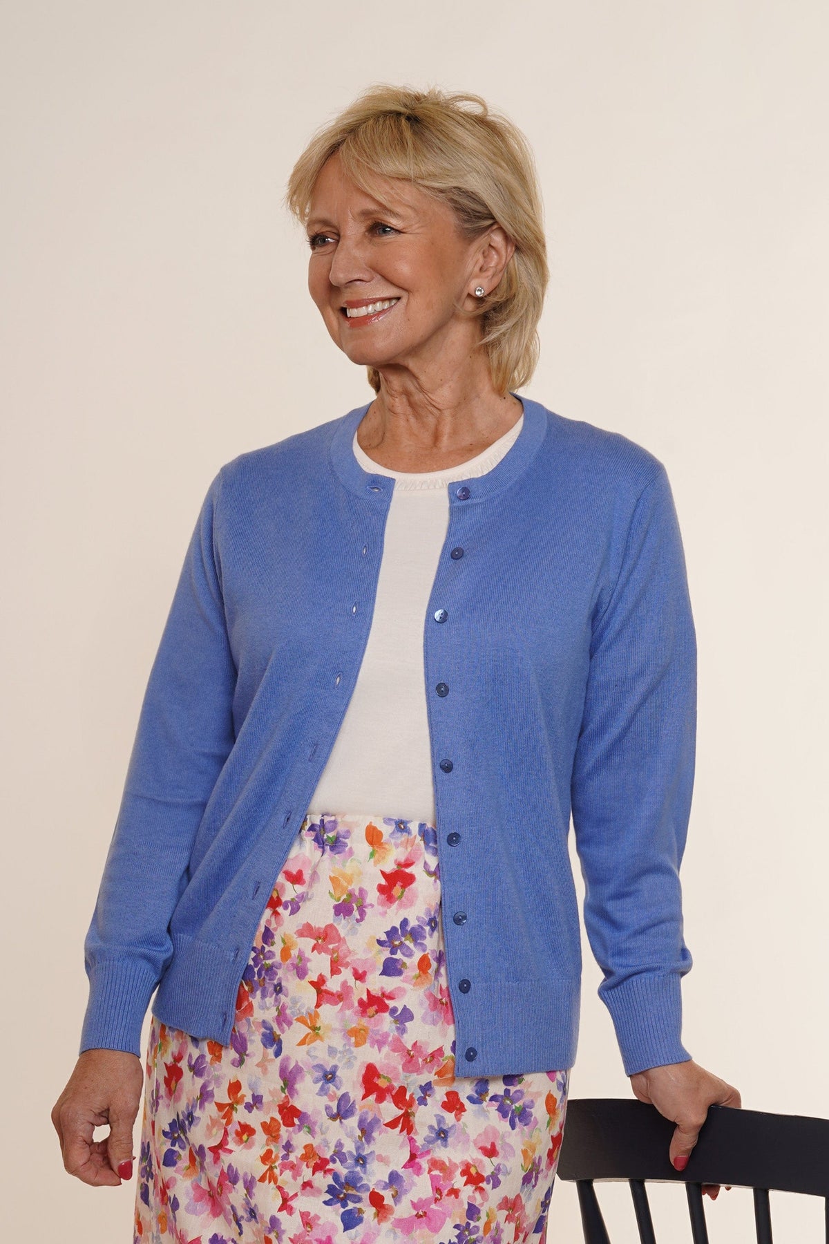 Katrine | Klassisk cardigan med rund hals og knapper
