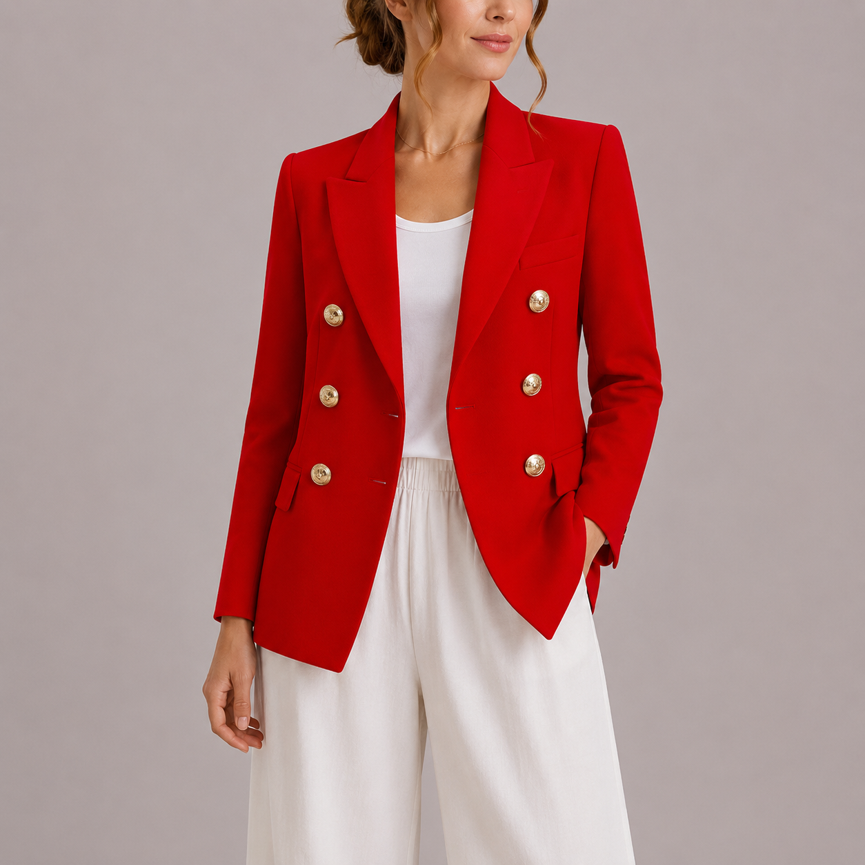 Lone | dobbeltradet blazer med guldknapper og klassisk silhuet