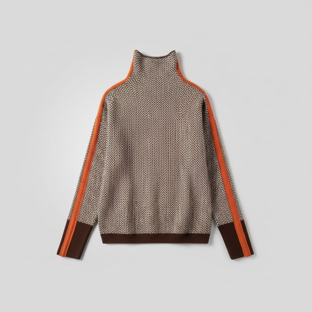 Kvinde iført strikket rullekrave bluse med stribet mønster og kontrastfarvet stripe ned ad ærmet, stylet med lys buksebukser._1