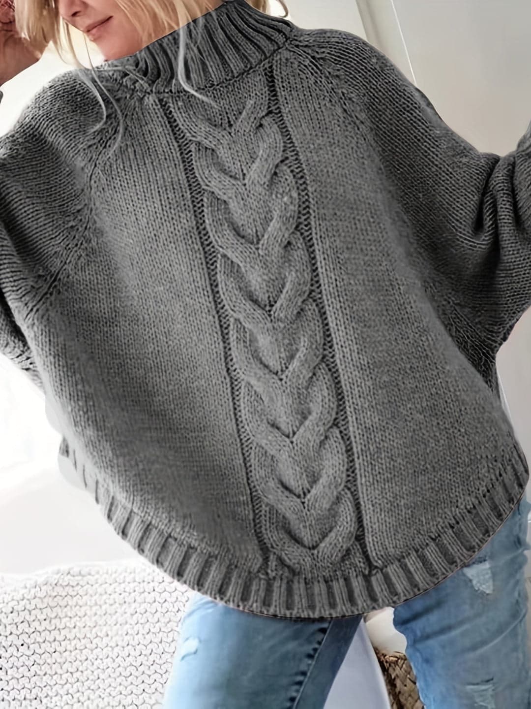 Cecilie | Strikket Pullover Med Snoninger Og Høj Hals