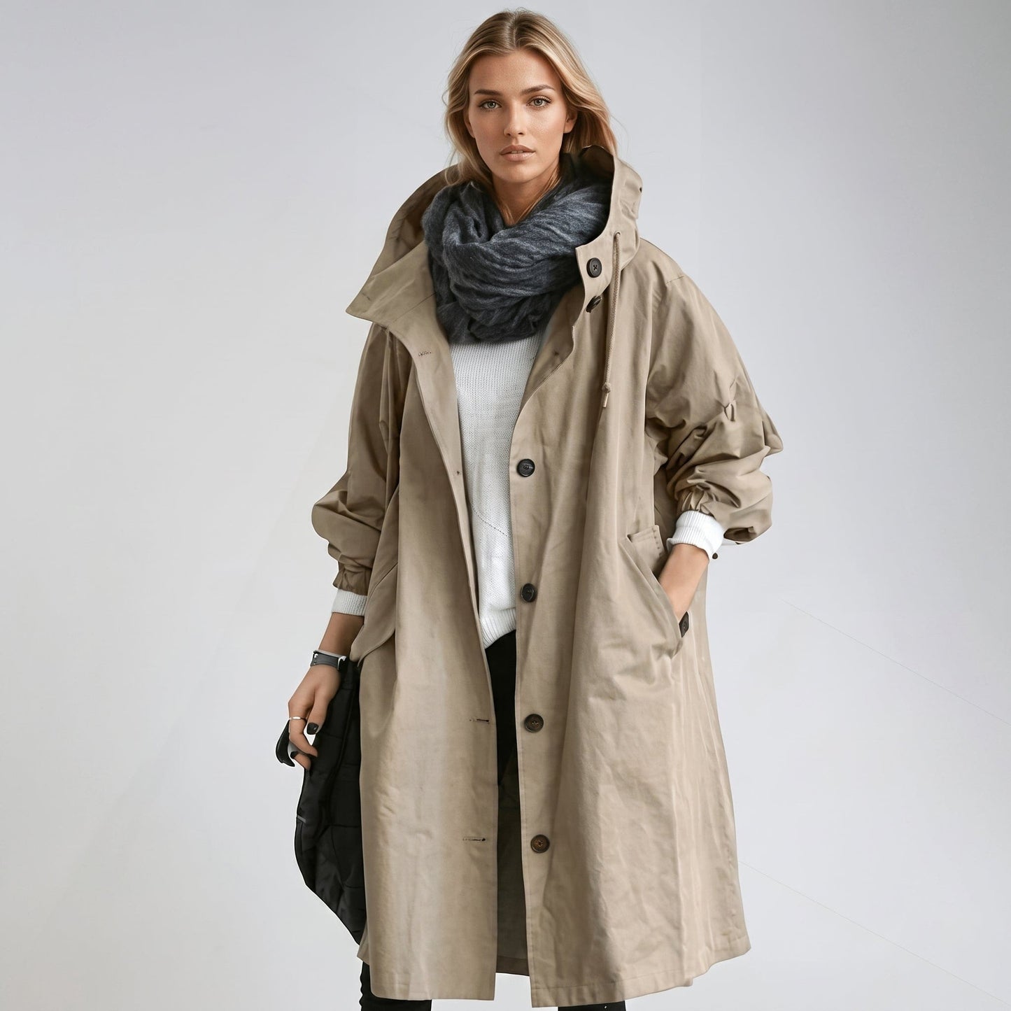 Ingrid | trenchcoat i oversize-pasform med hætte og knaplukning